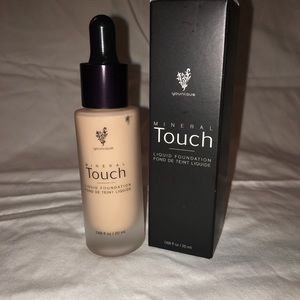 Younique Mineral Touch Liquid Foundation